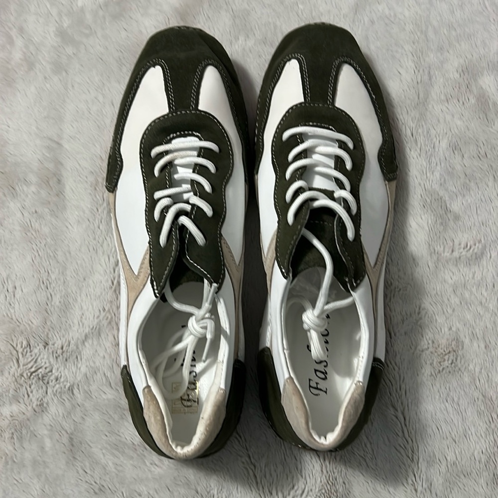 Fashion shoes men’s size 10 new